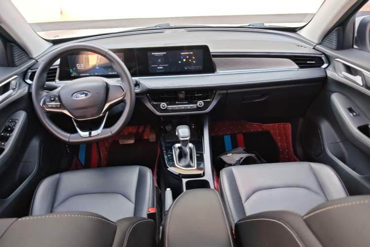 Used Ford Escort 2021 1.5L Automatic Diamond Edition Center Console