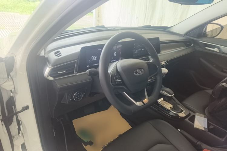 Used Ford Escort 2021 1.5L Automatic Diamond Edition Center Console