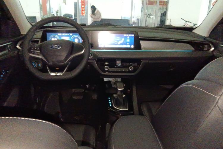 Used Ford Escort 2021 1.5L Automatic Diamond Edition Center Console