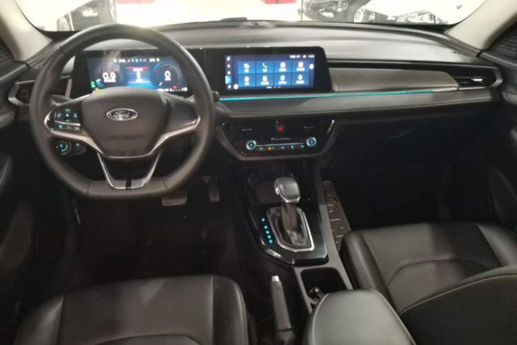 Used Ford Escort 2021 1.5L Automatic Diamond Edition Center Console