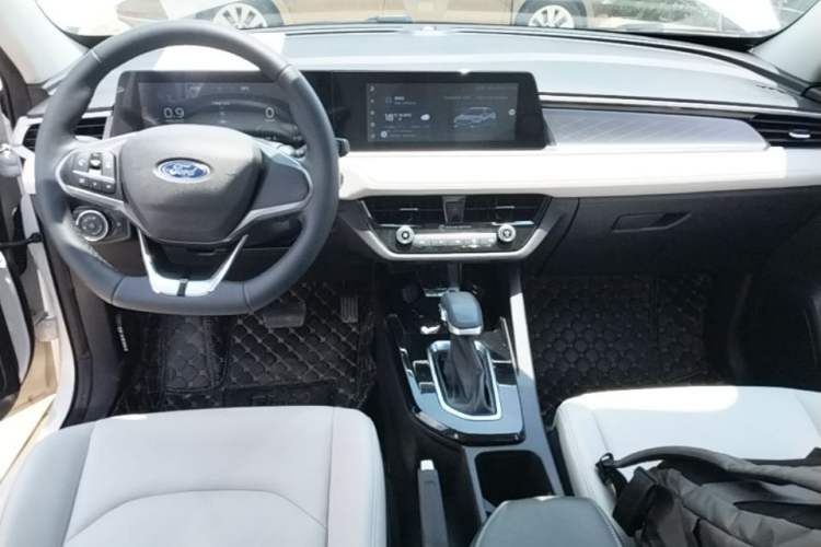 Used Ford Escort 2021 1.5L Automatic Diamond Edition Center Console