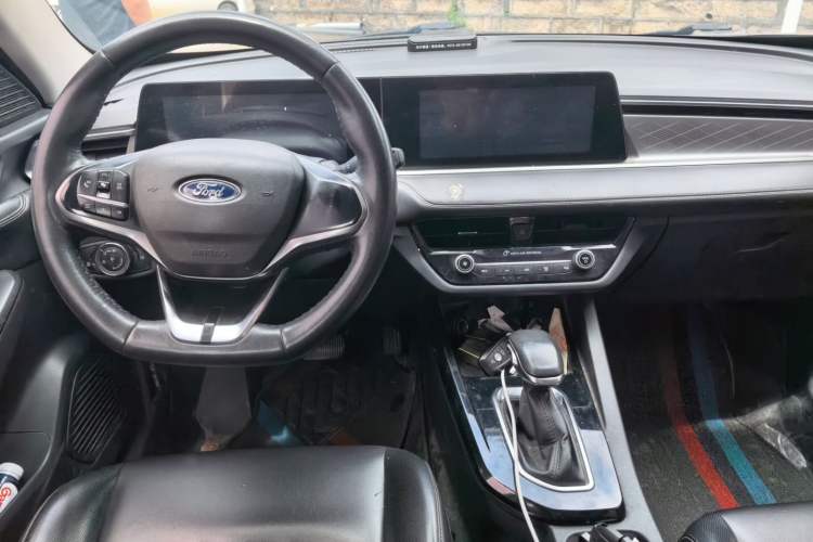 Used Ford Escort 2021 1.5L Automatic Diamond Edition Center Console