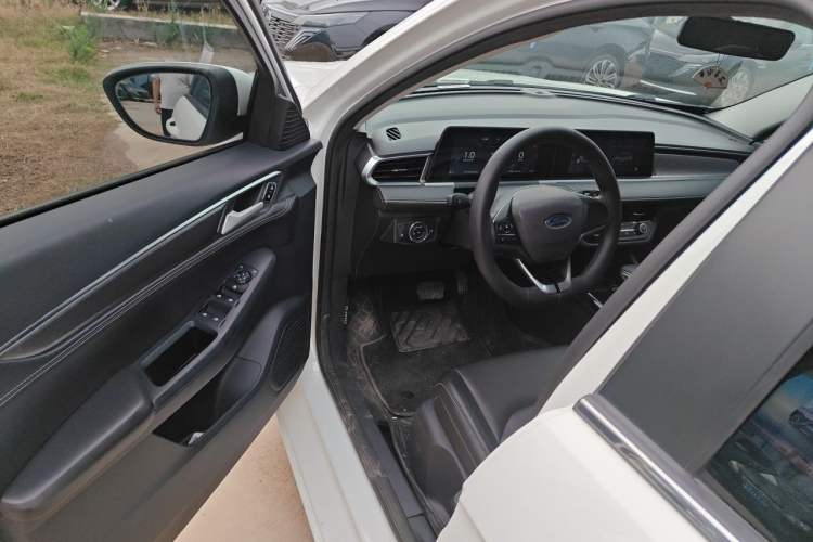 Used Ford Escort 2021 1.5L Automatic Diamond Edition Driver Seat