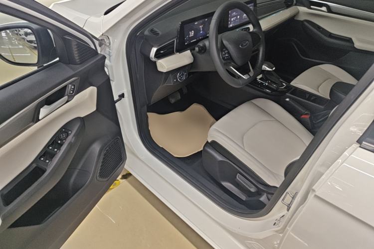 Used Ford Escort 2021 1.5L Automatic Diamond Edition Driver Seat