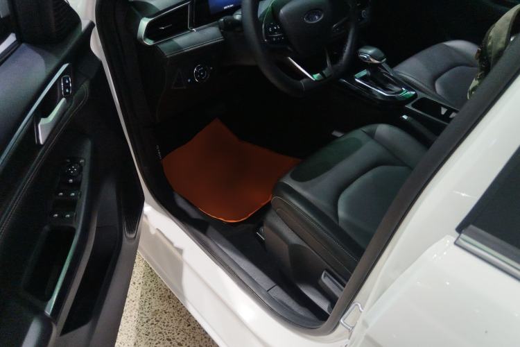 Used Ford Escort 2021 1.5L Automatic Diamond Edition Driver Seat