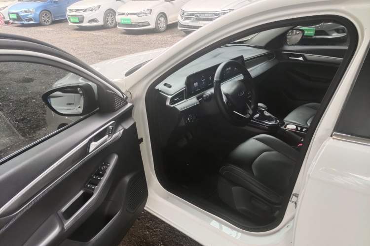Used Ford Escort 2021 1.5L Automatic Platinum Edition Driver Seat