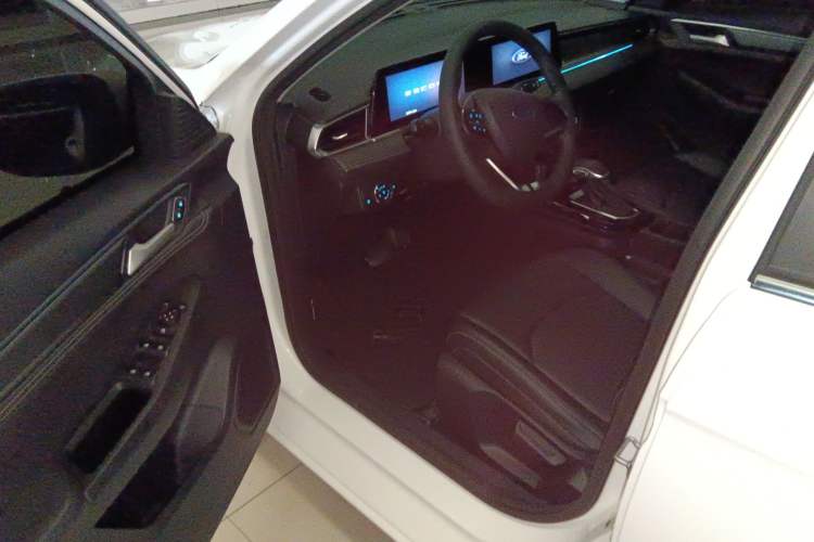 Used Ford Escort 2021 1.5L Automatic Diamond Edition Driver Seat