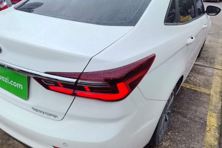 Used Ford Escort 2021 1.5L Automatic Diamond Edition Exterior 1
