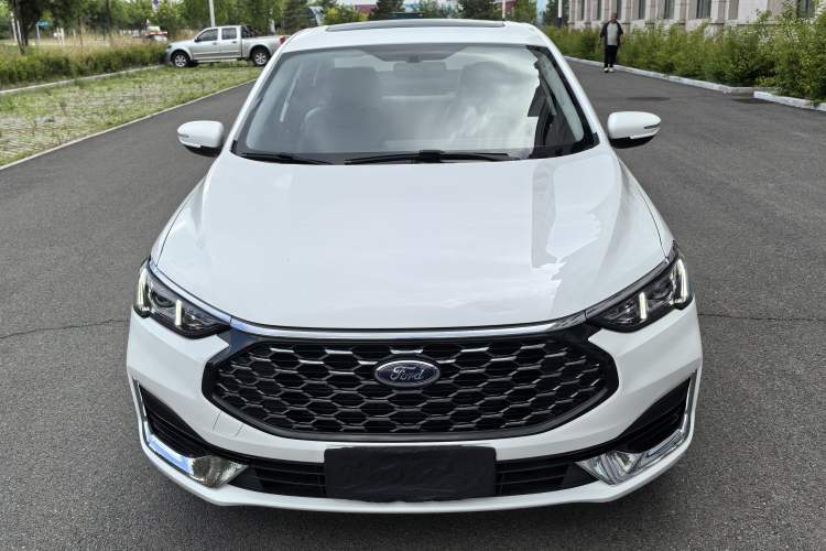 Used Ford Escort 2021 1.5L Automatic Diamond Edition Exterior 1