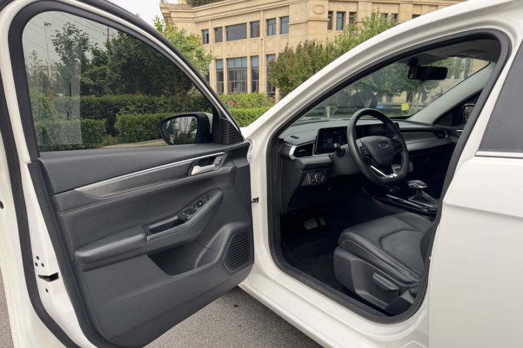Used Ford Escort 2021 1.5L Automatic Diamond Edition Exterior 10