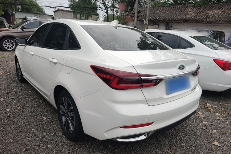 Used Ford Escort 2021 1.5L Automatic Diamond Edition Exterior 2