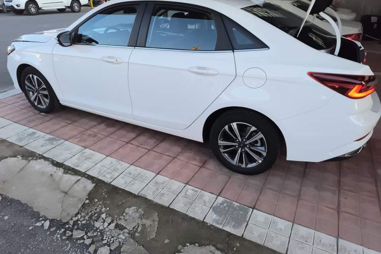 Used Ford Escort 2021 1.5L Automatic Diamond Edition Exterior 3
