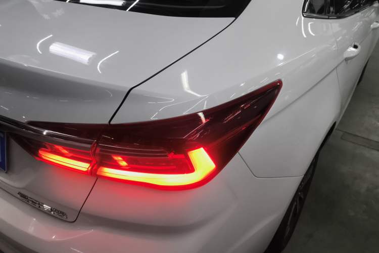 Used Ford Escort 2021 1.5L Automatic Diamond Edition Exterior 3