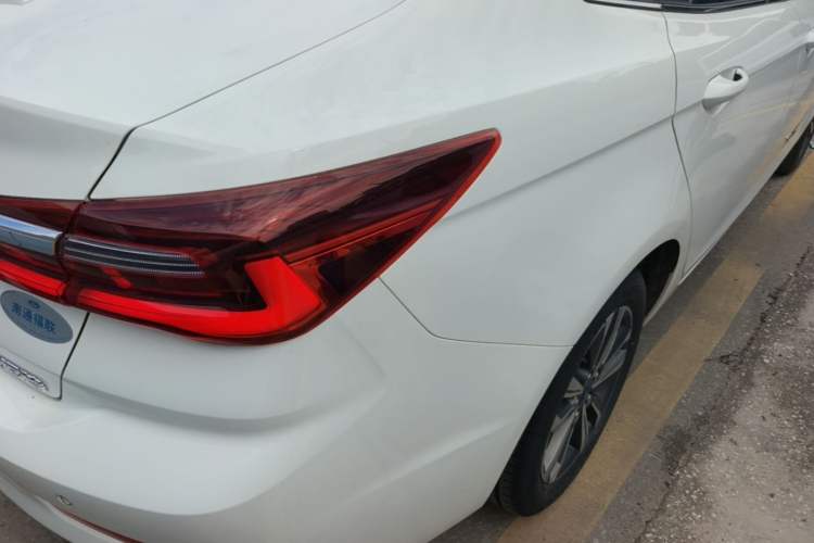 Used Ford Escort 2021 1.5L Automatic Diamond Edition Exterior 3