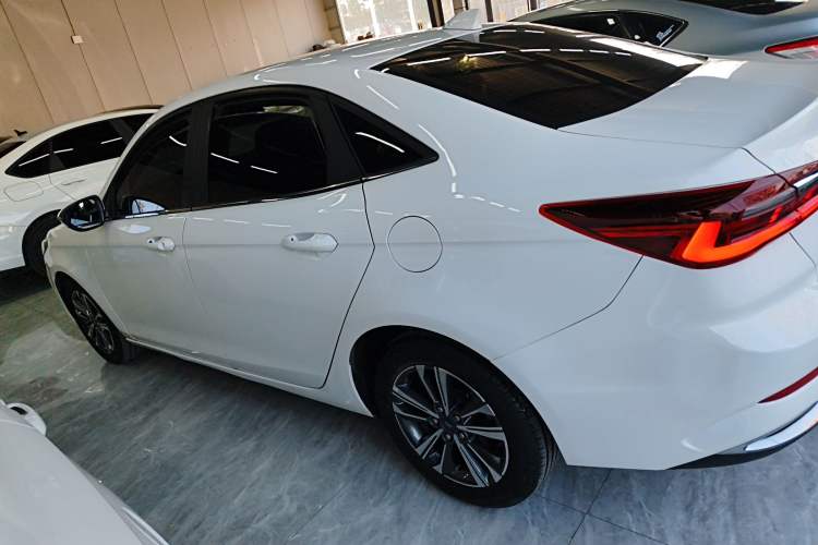 Used Ford Escort 2021 1.5L Automatic Diamond Edition Exterior 3