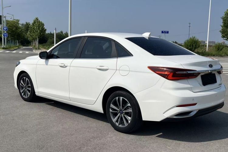 Used Ford Escort 2021 1.5L Automatic Diamond Edition Exterior 3