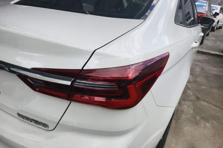 Used Ford Escort 2021 1.5L Automatic Diamond Edition Exterior 3
