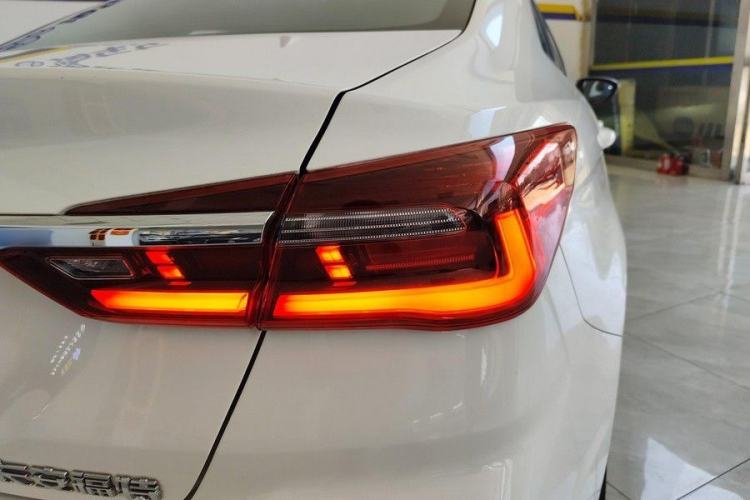 Used Ford Escort 2021 1.5L Automatic Gold Edition Exterior 3