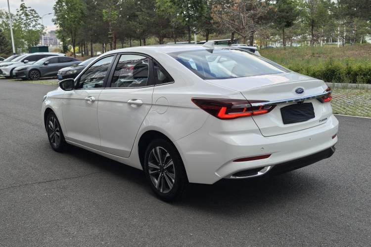 Used Ford Escort 2021 1.5L Automatic Diamond Edition Exterior 3