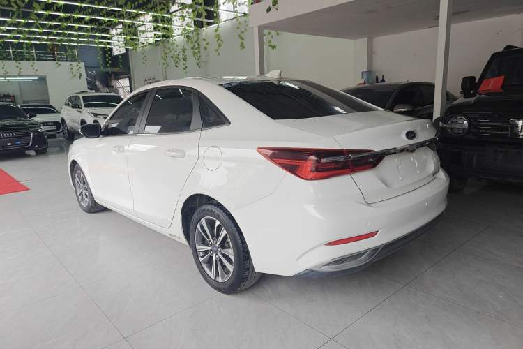 Used Ford Escort 2021 1.5L Automatic Diamond Edition Exterior 4