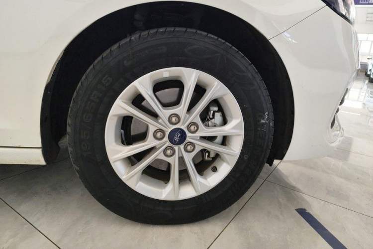 Used Ford Escort 2021 1.5L Automatic Gold Edition Exterior 4