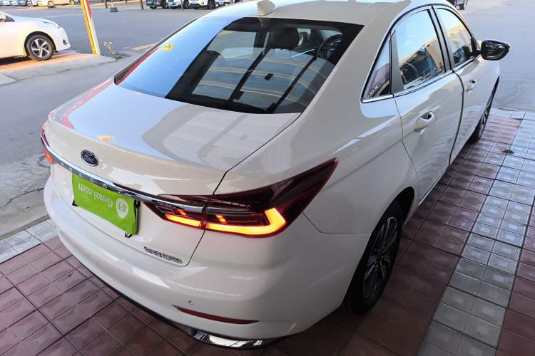 Used Ford Escort 2021 1.5L Automatic Diamond Edition Exterior 5