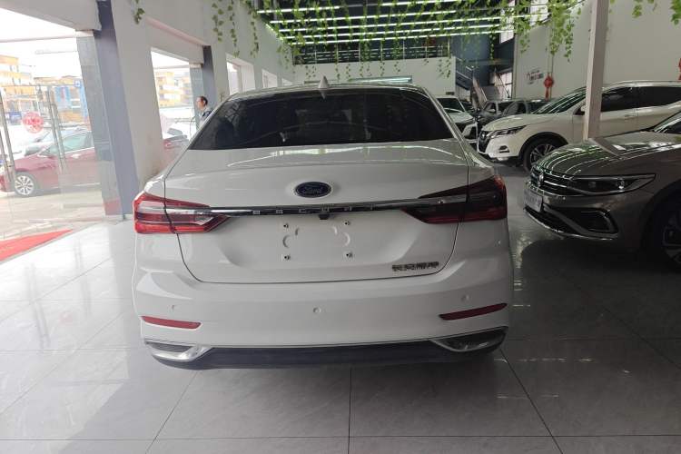 Used Ford Escort 2021 1.5L Automatic Diamond Edition Exterior 5
