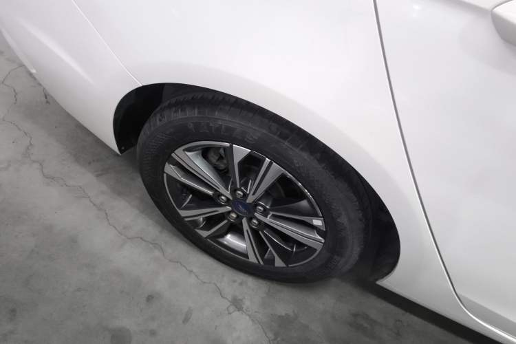 Used Ford Escort 2021 1.5L Automatic Diamond Edition Exterior 5