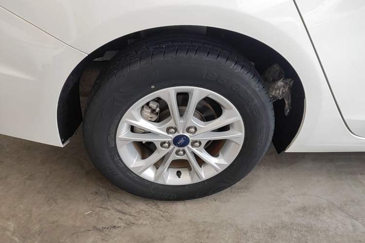 Used Ford Escort 2021 1.5L Automatic Gold Edition Exterior 5