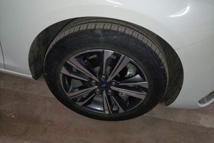 Used Ford Escort 2021 1.5L Automatic Platinum Edition Exterior 7