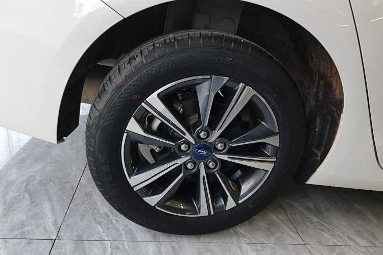 Used Ford Escort 2021 1.5L Automatic Diamond Edition Exterior 8