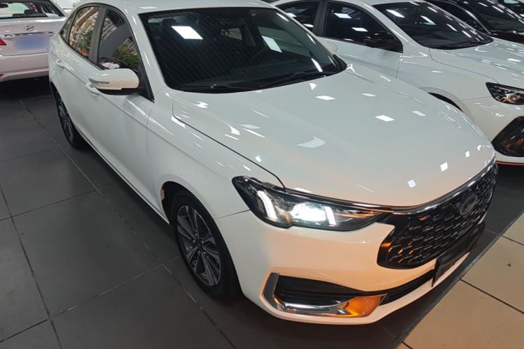 Used Ford Escort 2021 1.5L Automatic Platinum Edition Front Right 45 Deg