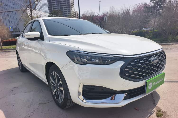 Used Ford Escort 2021 1.5L Automatic Diamond Edition Front Right 45 Deg