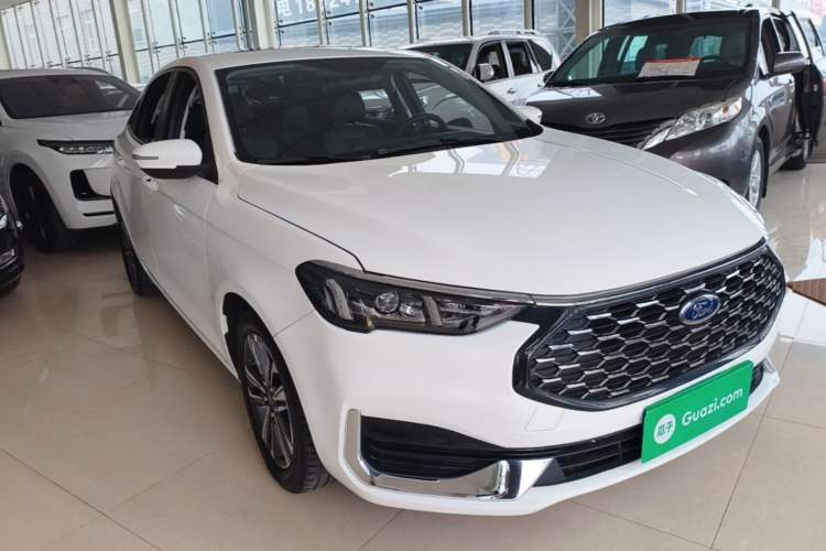 Used Ford Escort 2021 1.5L Automatic Diamond Edition Front Right 45 Deg