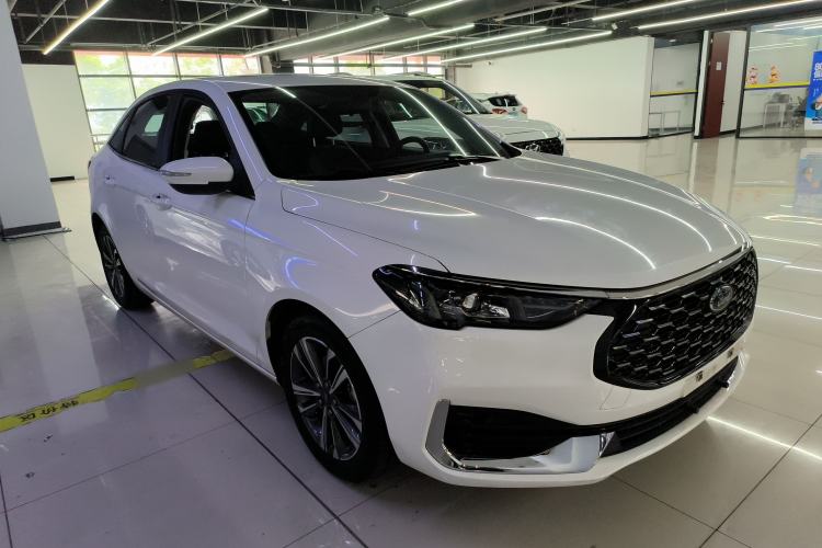 Used Ford Escort 2021 1.5L Automatic Diamond Edition Front Right 45 Deg