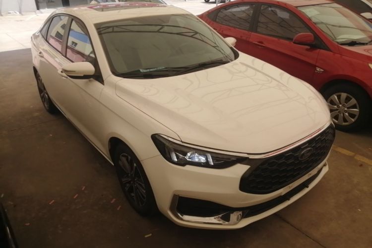 Used Ford Escort 2021 1.5L Automatic Diamond Edition Front Right 45 Deg