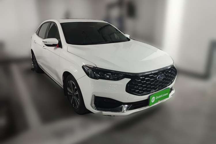 Used Ford Escort 2021 1.5L Automatic Diamond Edition Front Right 45 Deg