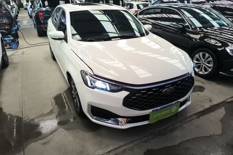 Used Ford Escort 2021 1.5L Automatic Diamond Edition Front Right 45 Deg