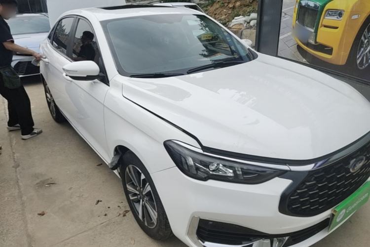 Used Ford Escort 2021 1.5L Automatic Diamond Edition Front Right 45 Deg