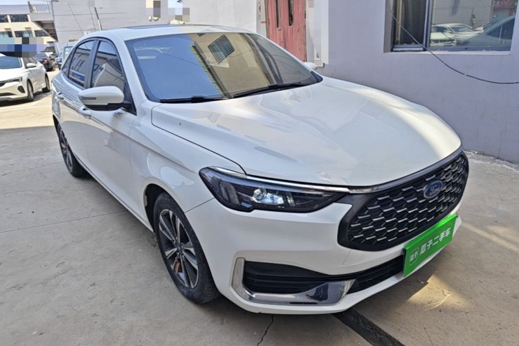 Used Ford Escort 2021 1.5L Automatic Diamond Edition Front Right 45 Deg