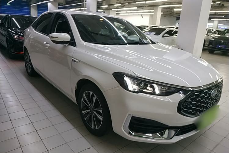 Used Ford Escort 2021 1.5L Automatic Diamond Edition Front Right 45 Deg