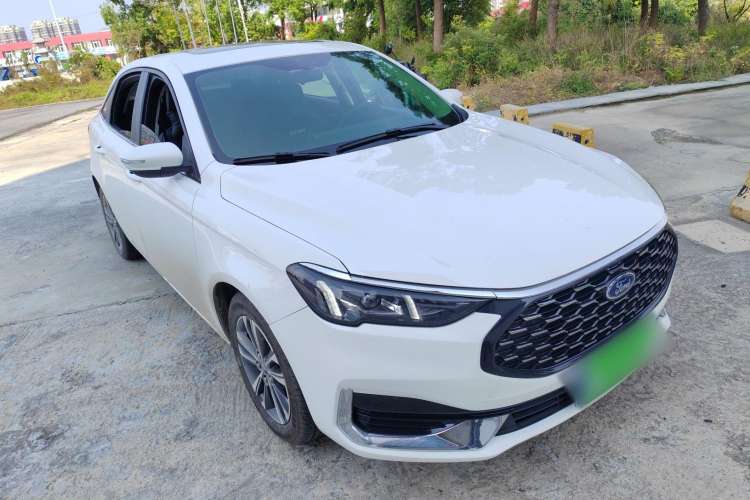 Used Ford Escort 2021 1.5L Automatic Diamond Edition Front Right 45 Deg