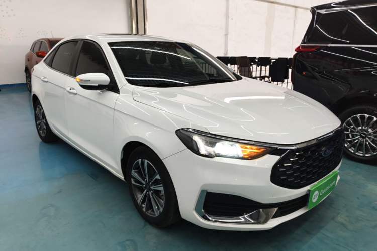 Used Ford Escort 2021 1.5L Automatic Diamond Edition Front Right 45 Deg