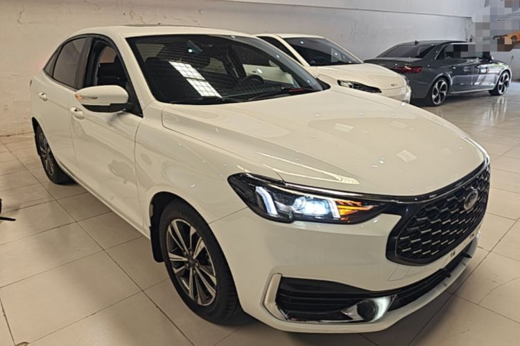 Used Ford Escort 2021 1.5L Automatic Diamond Edition Front Right 45 Deg
