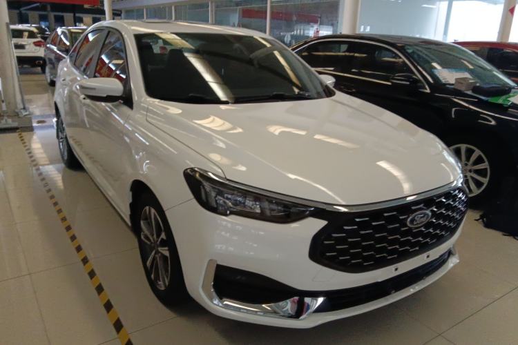 Used Ford Escort 2021 1.5L Automatic Diamond Edition Front Right 45 Deg