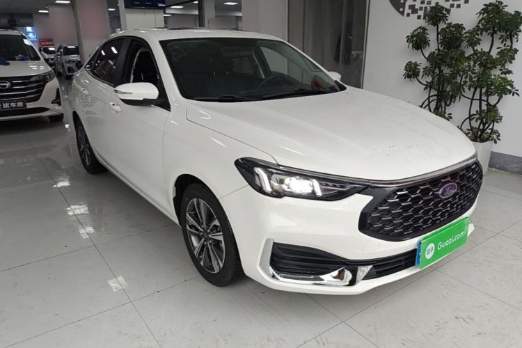 Used Ford Escort 2021 1.5L Automatic Diamond Edition Front Right 45 Deg