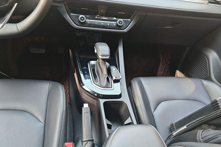 Used Ford Escort 2021 1.5L Automatic Diamond Edition Gear Lever