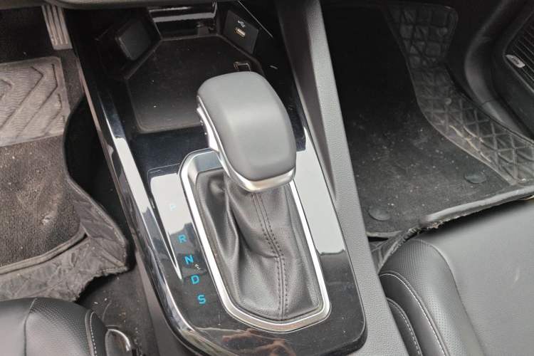 Used Ford Escort 2021 1.5L Automatic Diamond Edition Gear Lever