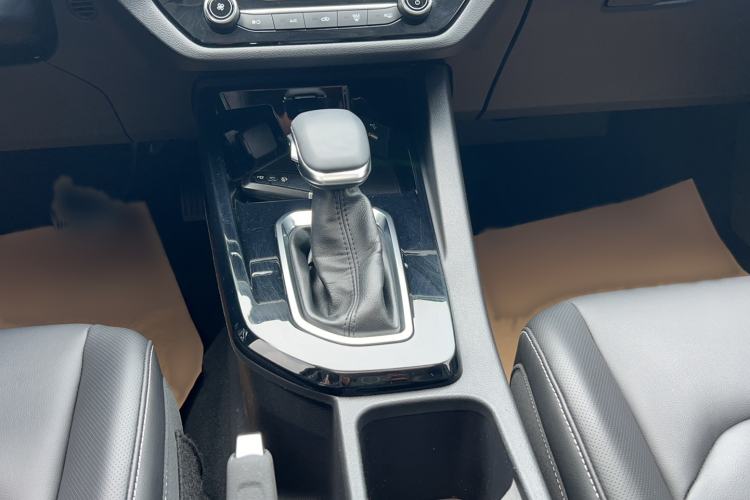 Used Ford Escort 2021 1.5L Automatic Diamond Edition Gear Lever