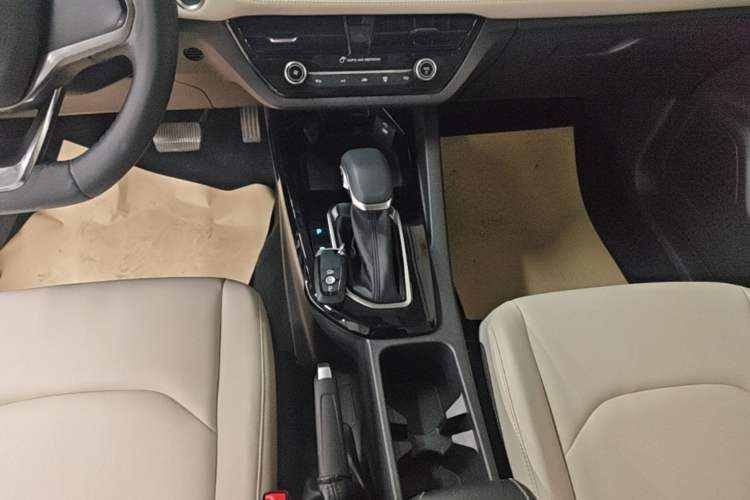 Used Ford Escort 2021 1.5L Automatic Diamond Edition Gear Lever